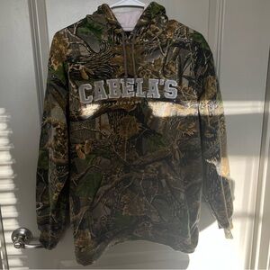 Cabela's Camouflage and Pink Embroidered Logo Hoodie Women’s Large